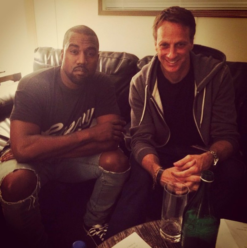 Kanye West hänger med Tony Hawk. Kanye West hänger med Tony Hawk.
